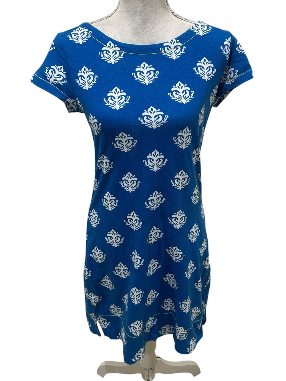 Hatley Blue casual cotton short sleeve Mini Dress with White Damask Print medium